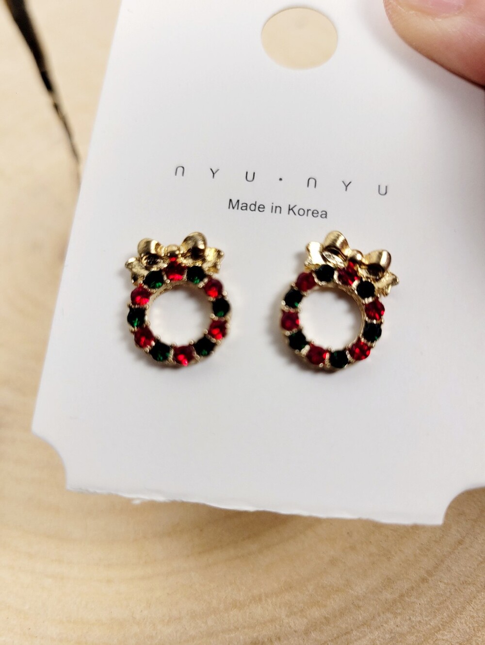 Brand New Gold Tone Christmas Wreath Stud Earrings